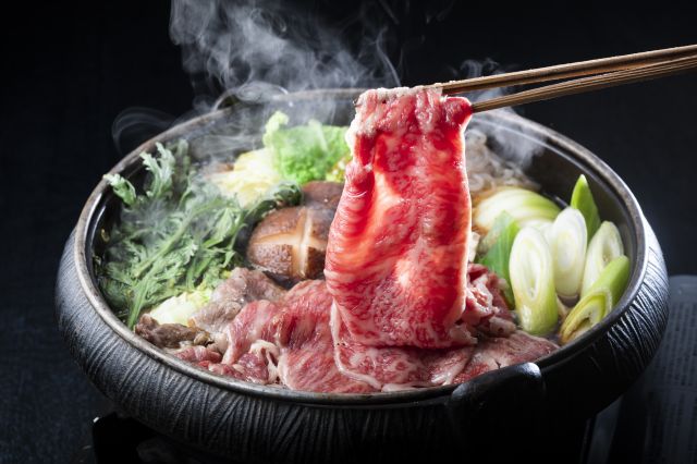 Picture of finished sukiyaki with Matsusaka beef