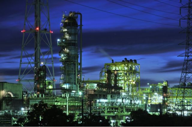 Night view of Sakai and Takaishi factories (image)