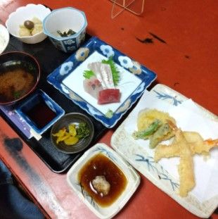 Lunch at Kappo Hide (illustration)