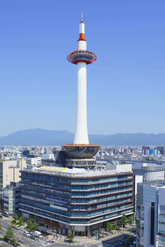 Exterior view of Kyoto Tower (daytime)
提供：京阪ホテルズ＆リゾーツ