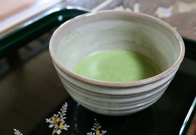We’ll enjoy specially made matcha and tea sweets at Shinsho-in. Let’s enjoy the slow passage of time.