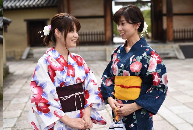 A bright yukata against a 1,400 year old backdrop is for the gram!