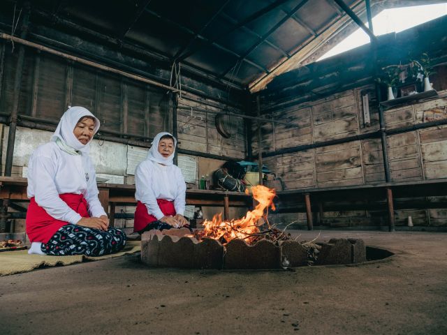 Ama Hut Hachiman Kamado - Real Ama Hut in Kujirazaki, Fire Pit with the Ama