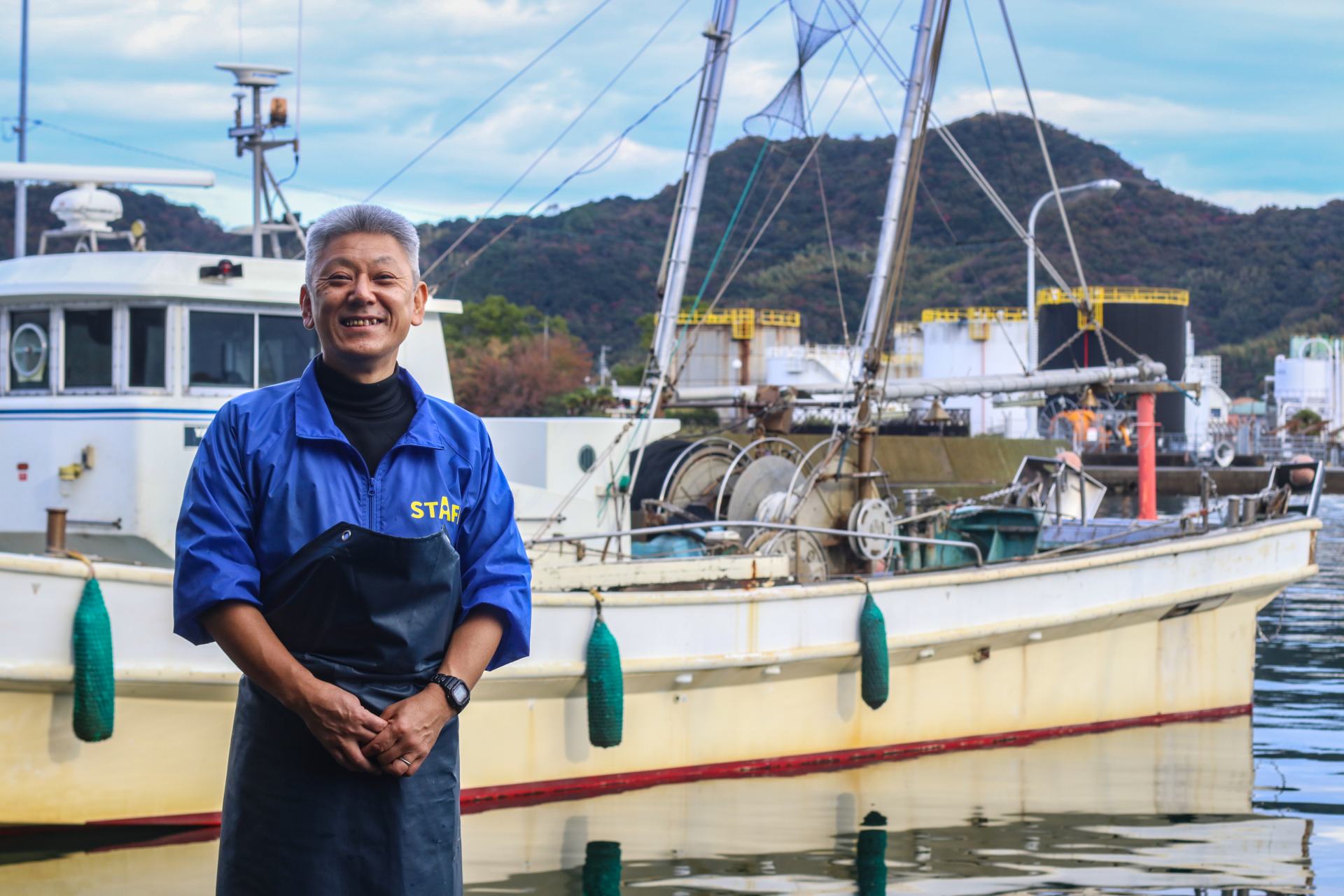 A complete fishing experience!　You can also board a fishing boat, tour a processing factory, and experience auctioning at the fish market! Enjoy the fresh fish you purchase at a special lunch at a local restaurant!