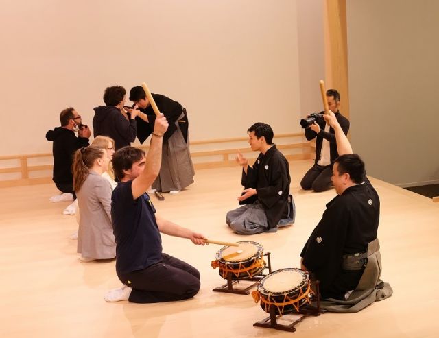 ＜オプション＞囃子楽器体験(笛、小鼓、大鼓、太鼓）
(C)一般財団法人日本伝統芸術文化財団