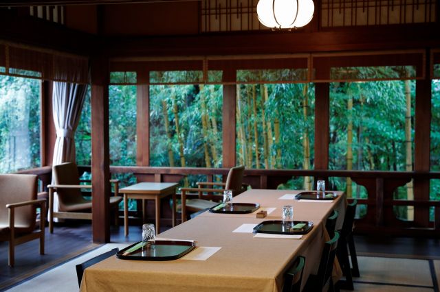 The interior of Kinsuitei