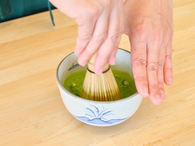 挽きたての抹茶とプロの抹茶、どちらも楽しめる体験
お茶と宇治のまち歴史公園　茶づな