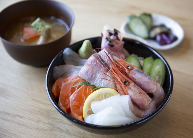 Wakasa Love Seafood Bowl from the UMIKARA cafeteria menu