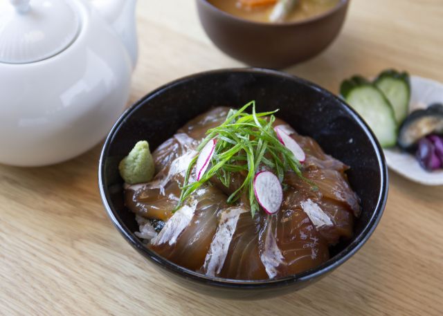 うみから食堂メニューの若狭マハタの漬け丼