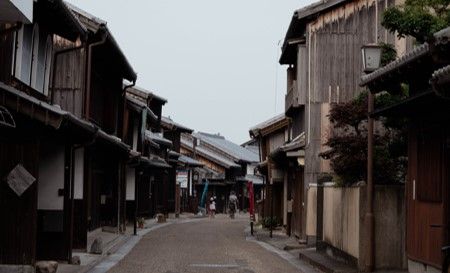 作業場がある関宿の風景