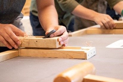 Hands-on experience making pentagonal chopsticks
株式会社WoodHead