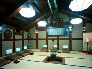 Manshige guest room (Mingei – traditional irori fireplace room) *furnishings can be changed to tables and chairs