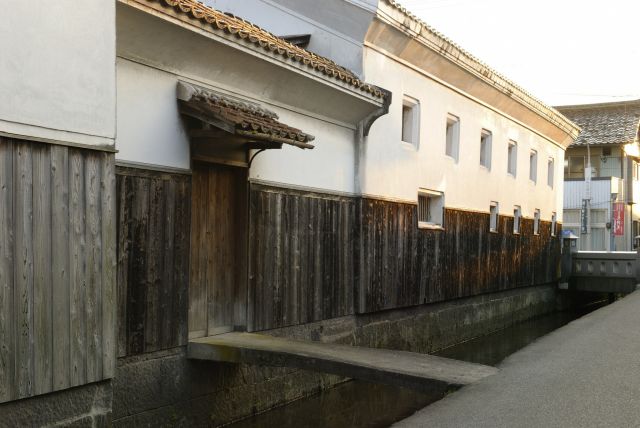 The view of the Kurayoshi White Wall Warehouses
（C）鳥取県