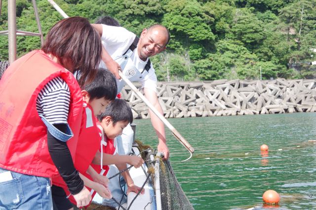 漁師体験
Catch fish in a stationary net