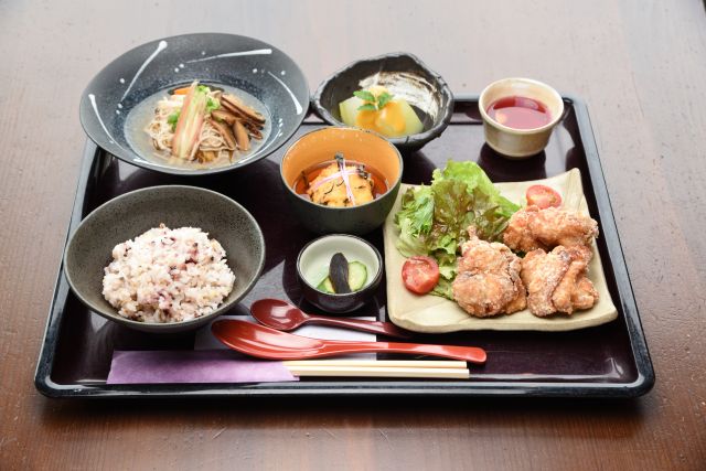 Ikaruga's Speciality 'Tatsuta-age' Lunch Set & Self-Poured Matcha Tea au Lait