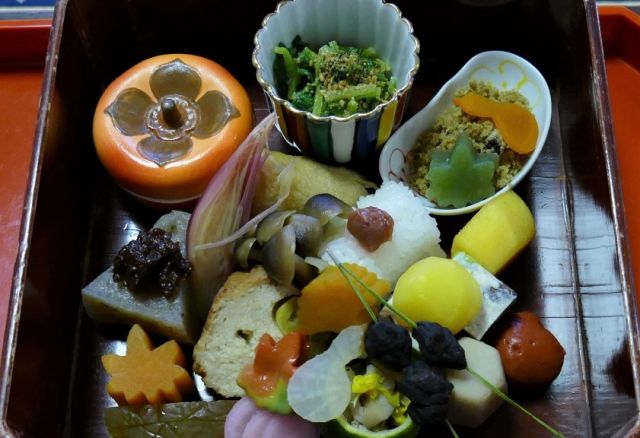 Vegetarian cuisine inJapan
滋賀の食材にこだわった精進料理