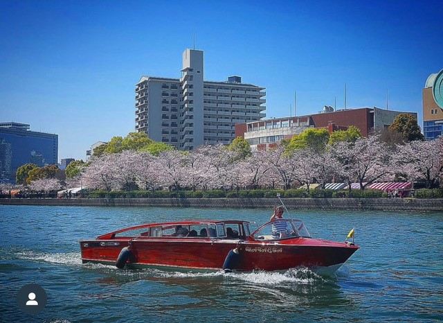 Enjoy travelling between Sakai and Osaka via water taxi (illustrative image)