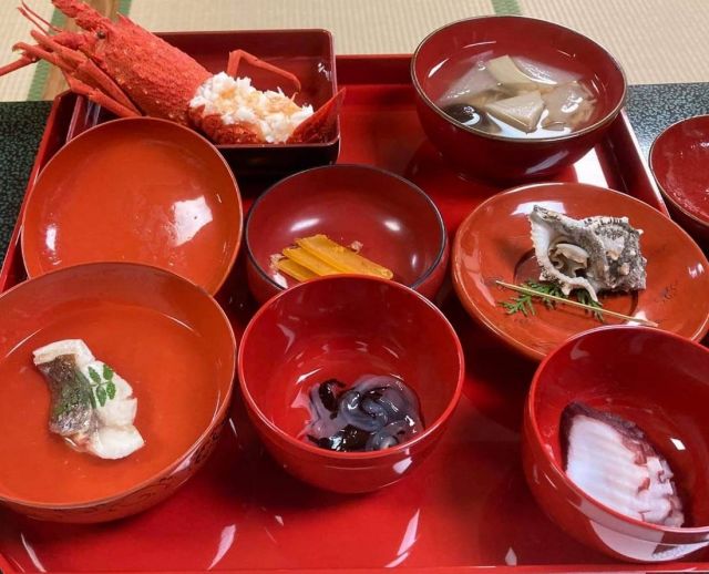 HISTORICAL MEAL SERVED FOR A SHOGUN IN MEDIEVAL SAKAI