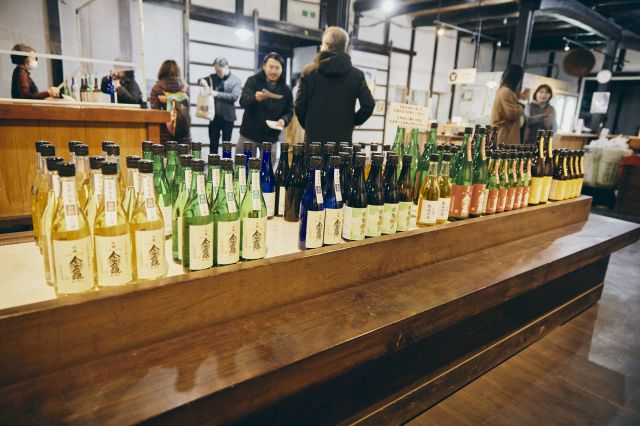 Bottles color-coded by rice polishing ratio.