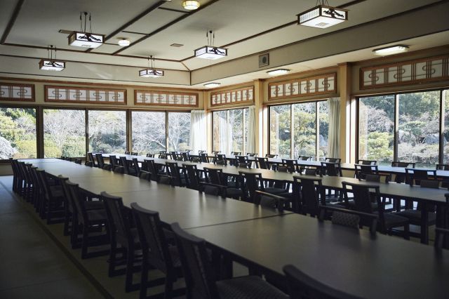 Chokyu Residence is a 120-tatami mat hall that overlooks the Japanese garden.