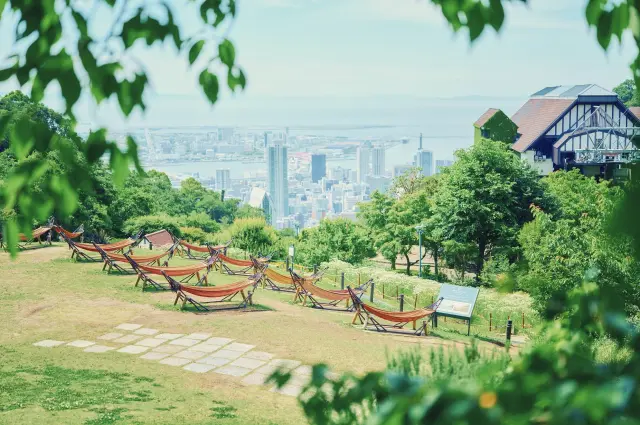 Enjoy the feeling of being at a resort while you take in the views of Kobe.
神戸布引ハーブ園／ロープウェイ
