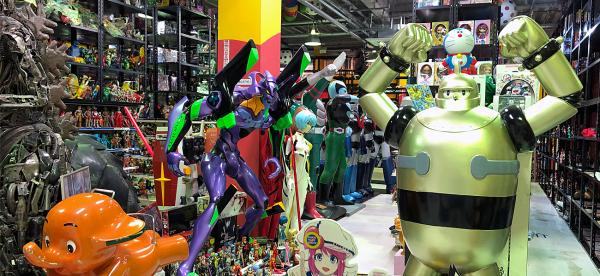 アニメ・特撮映画のフィギュア約35,000点を展示する世界屈指の