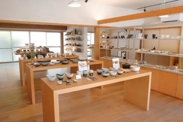 Shop that sells Shigaraki ware