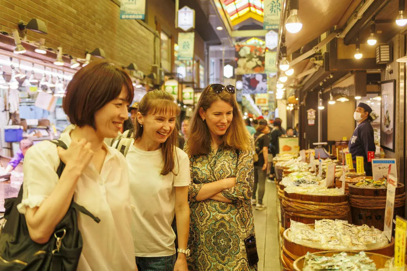 Nishiki Market and Culture Walking Tour in Kyoto - Must-See Trip Plans,  Access, Hours & Price | The KANSAI Guide - The Origin of Japan, KANSAI