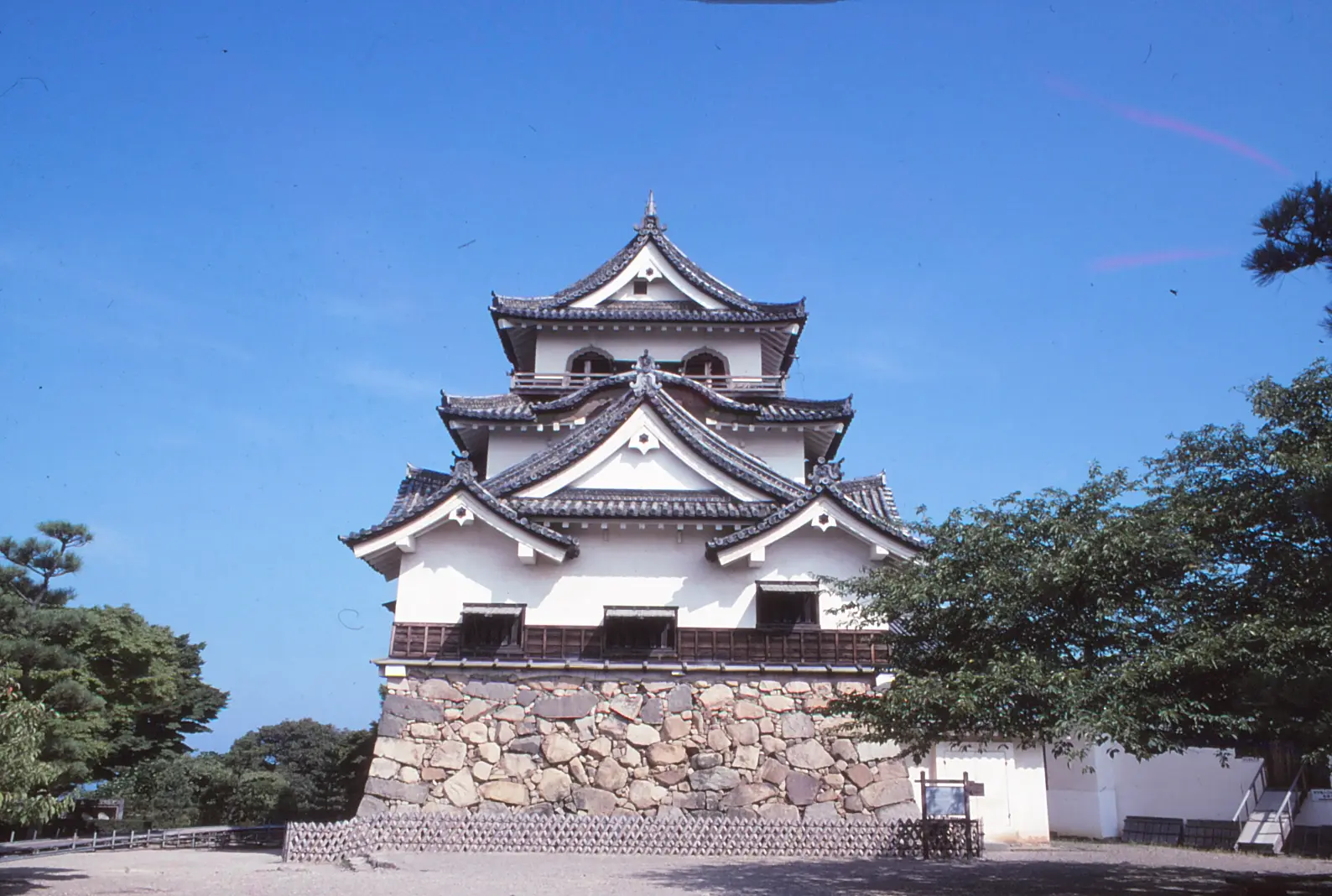 Shiga – Fukui (2-day/1-night trip, Otsu City, Omihachiman City, Hikone City, Shiga Prefecture Awara City, Maruoka Town, Ono City, Fukui City, Fukui Prefecture)