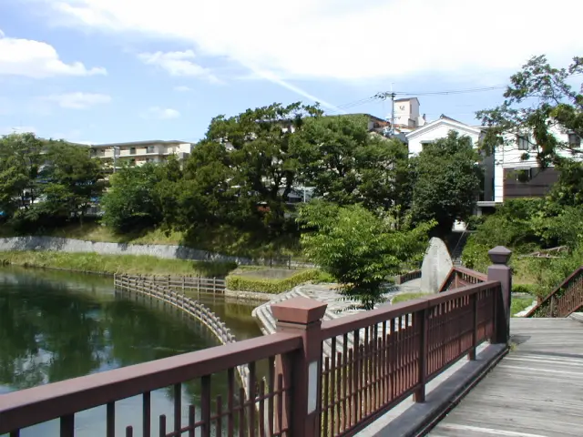 角倉了以の記念碑