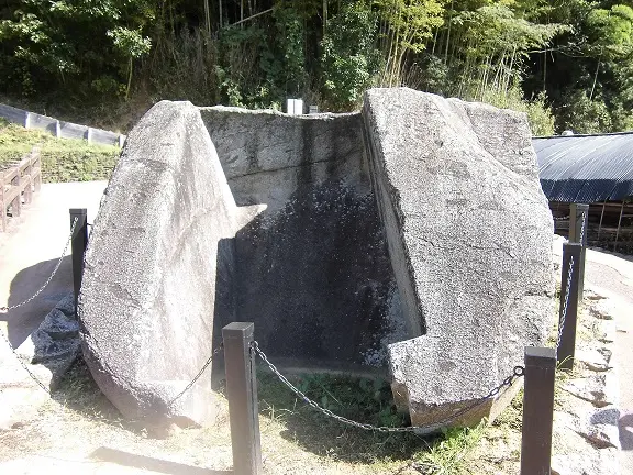 鬼の俎・鬼の雪隠