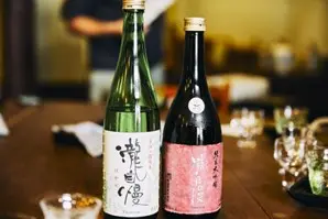 蔵に併設されている直売所では、日本酒を購入することができる。