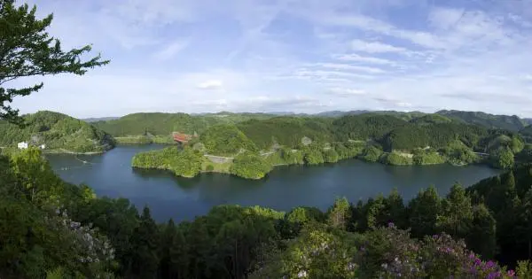 青蓮寺湖