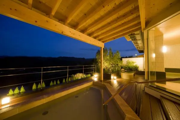 Open-air bath