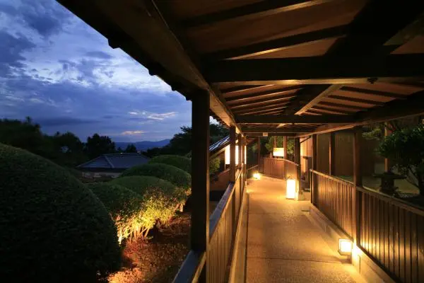 館内風景（渡り廊下）