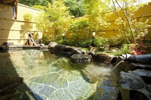 Open-air bath