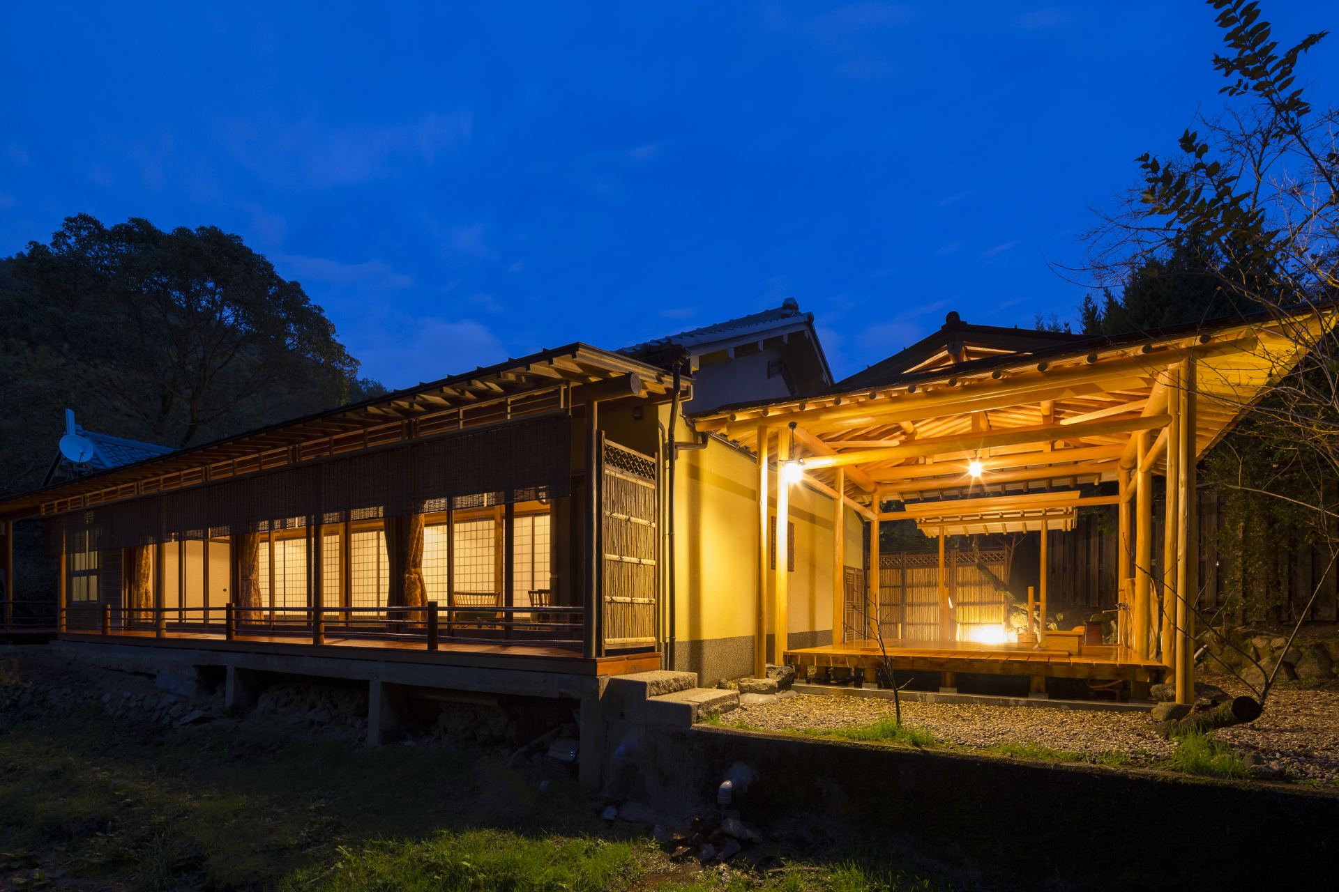 里山に数寄屋造の隠れ家的温泉旅館でしっとり Premium関西