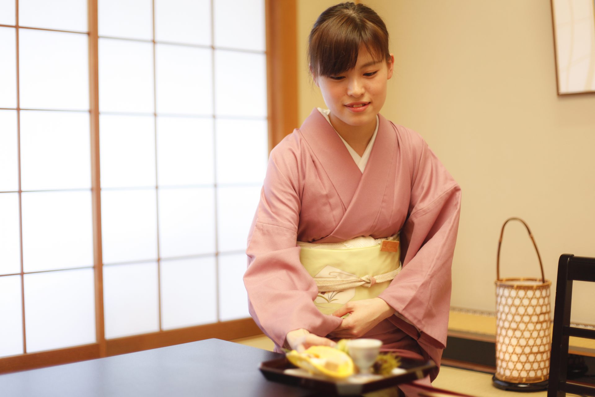 料理を出すタイミングや温度など細部に至った心遣いで、食事の時間もおもてなし。