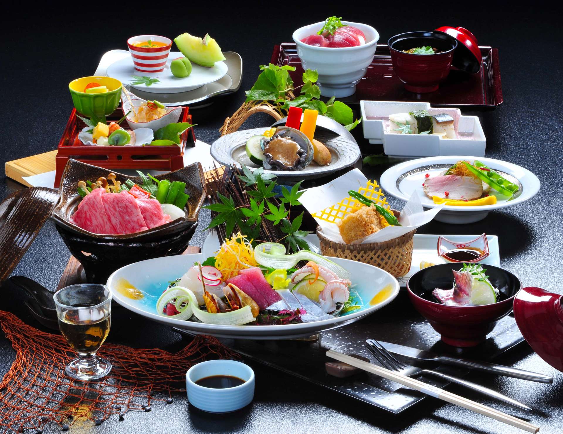 黒毛和牛がメインの季節の趣好会席「海ほたる」(イメージ)。