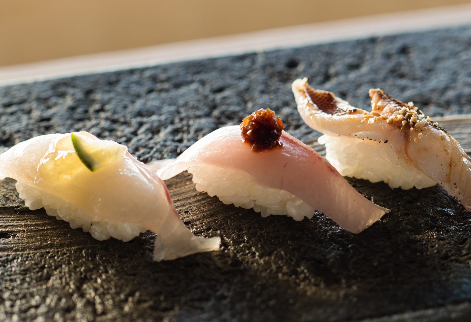 鮮魚の持ち味を生かしたお寿司は上品で味わい深い。